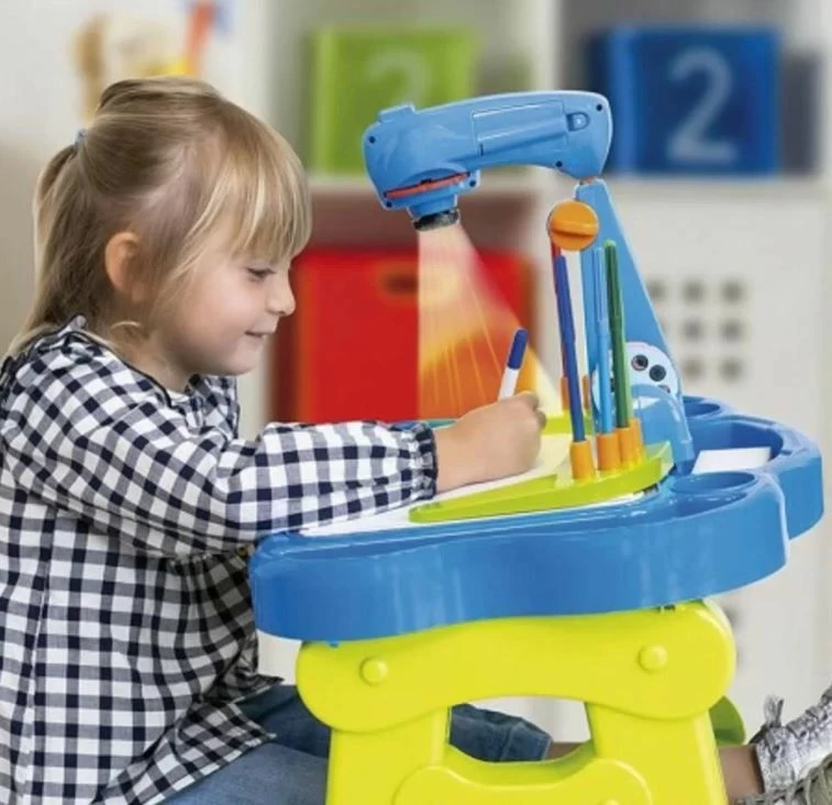 Real Fun Toys Lisciani Carotina Θρανίο Με Προτζέκτορα LED (88614) 2 Real Fun Toys Lisciani Carotina Θρανίο Με Προτζέκτορα LED (88614) - Image 2